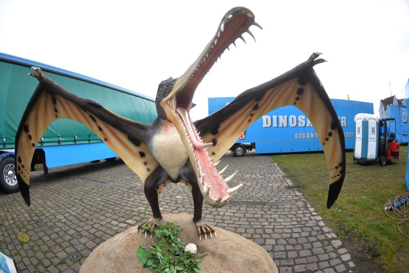 Dinosaurier auf dem Cranger Kirmes Platz 2016.