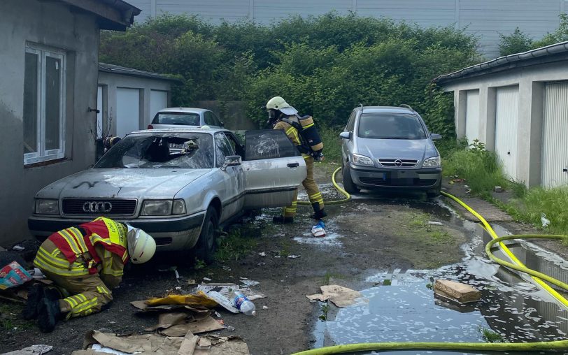 So sah die Szenerie am Ende aus. Das Auto vorne war nicht mehr zu retten.
