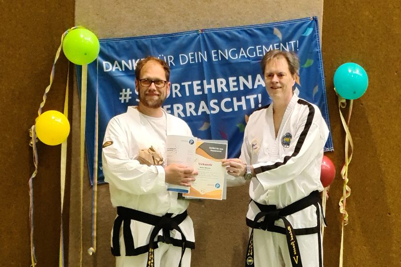 v.l. Ehrenamtler Stefan Behrens und der erste Vorsitzende des Taekwon-Do Vereins Wanne e.V. Roland Jensen.