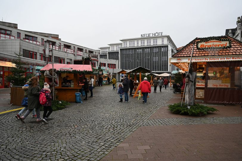 Die Herner Innenstadt, hier am Robert-Brauner-Platz, war auch mit Weihnachtsmarkt nur überschaubar besucht.