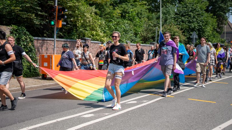 Eindrücke vom Christopher Street Day (CSD) beim Demo-Zug durch die Stadt am Samstag (14.6.2025).