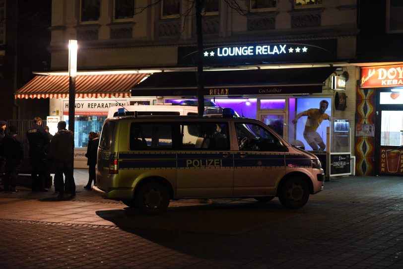 Vor der Shisha-Bar an der Bahnhofstraße.