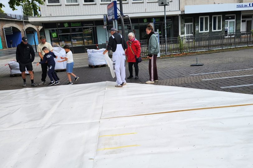 Dazu wird ein 20 c 8 Meter Papier benötigt.