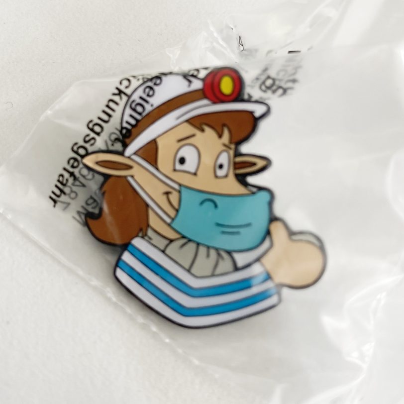 Von dem Pin mit der Maske gibt's nur 500 Stück.