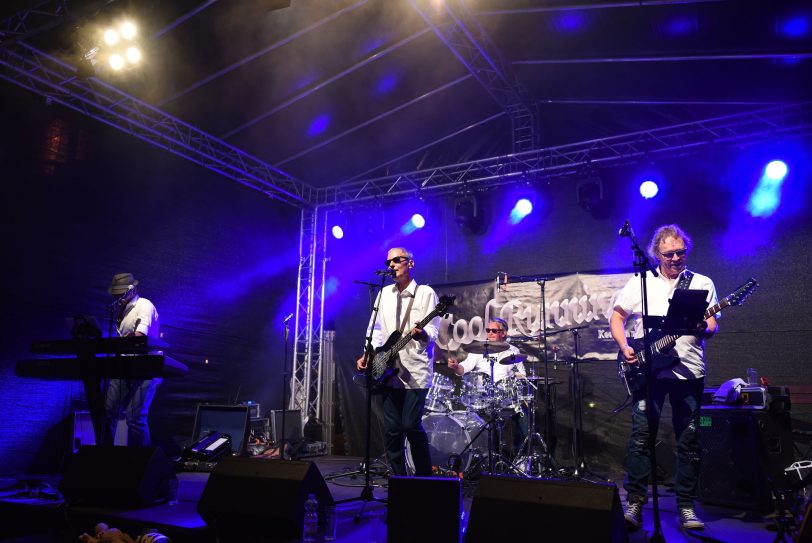 Live-Musik mit Cool Runnings vor dem Hülsmann.