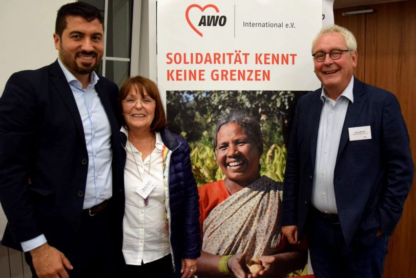 Die Delegation der AWO Ruhr-Mitte bei AWO International in Berlin: Serdar Yüksel (li.), Marietta Gawron aus Herne und Bernd Wilmert aus Bochum.