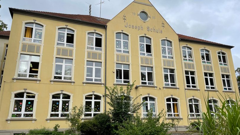 Die Josefschule - am Gebäude steht Joseph-Schule - an der Stöckstraße ist eine der Standorte der Familiengrundschulzentren.