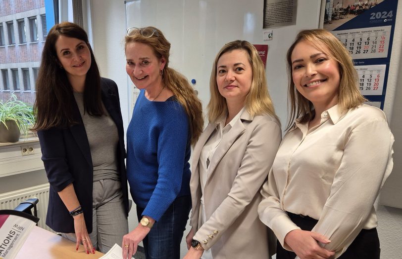 Die vier städtischen Case-Managerinnen (v.l.): Ioana Martoiu-Barjaktarovic, Uta Bücking, Olga Seitenzahl und Safaa Bouchara