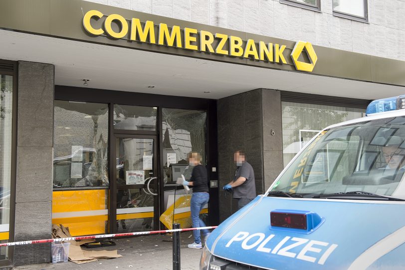 Juni: Geldautomat der Commerzbank wurde gesprengt