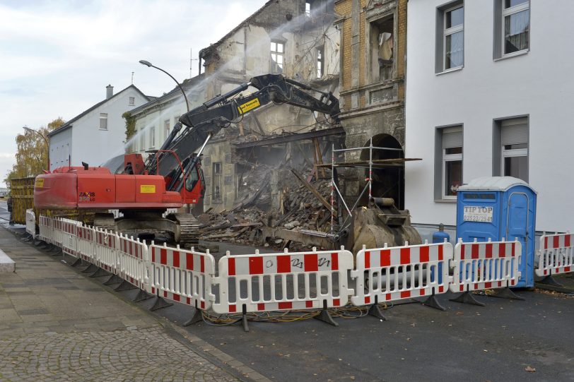 Die Schrott-Immobilie an der Eschstraße wird abgerissen.