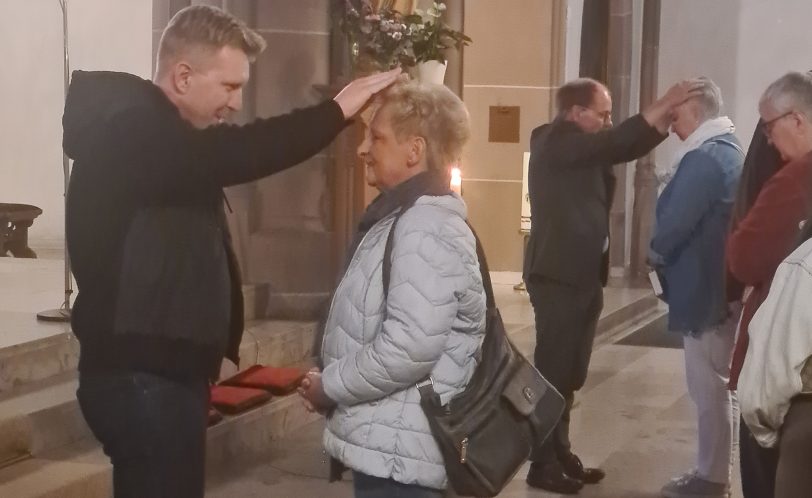 Das Pastoralteam der katholischen Pfarrei St. Dionysius bedankte sich bei den Ehrenamtler mit einem „Ehrenamts-Dankeschön“.