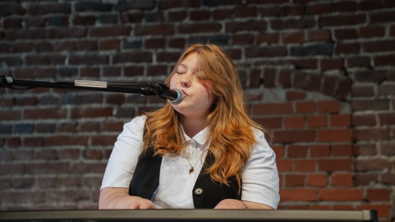 Benefiztag an der Künstlerzeche Unser Fritz mit der Vorstellung der neuen "Bühne Unser Fritz", ein freies Theaterprojekt. Singer und Songwriterin Johanna "Johama" Bojarzin