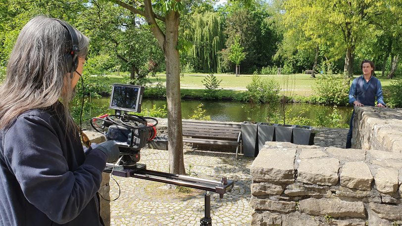 Videodreh im Schloss Strünkede mit Till Beckmann (re.) und Young-Soo Chang.