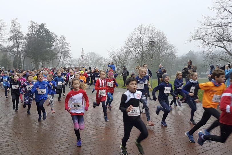 Der 42. Herner Silvesterlauf im Revierpark Gysenberg in Herne (NW), am Dienstag (31.12.2019).