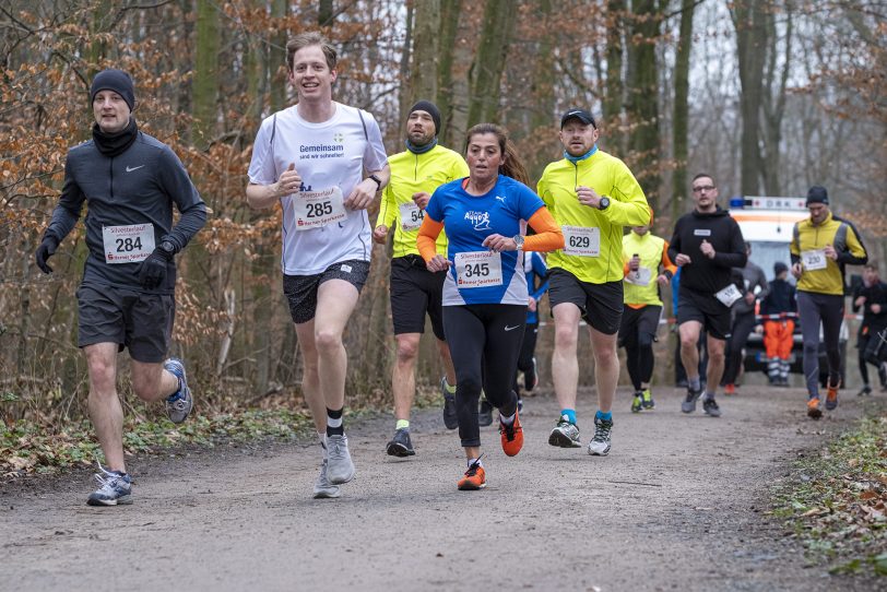 Der 42. Herner Silvesterlauf im Revierpark Gysenberg in Herne (NW), am Dienstag (31.12.2019).