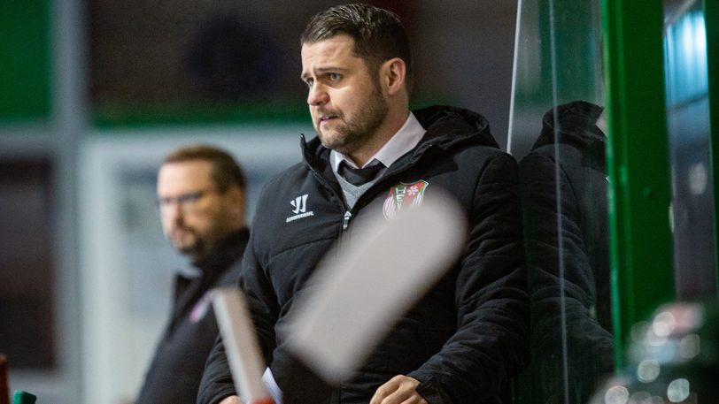 Den Blick voraus: Danny Albrecht, Coach vom Herner EV Miners, bleibt vorerst im Klub.