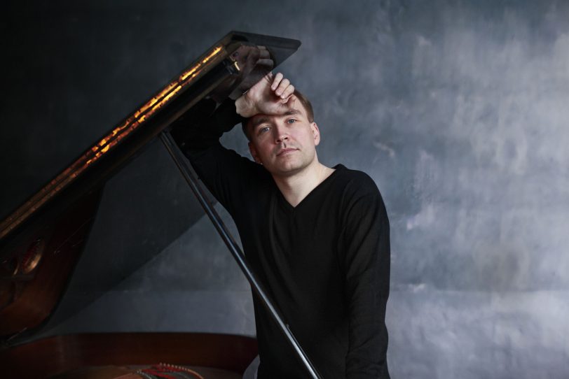 Der Pianist Denys Proshayev spielt am 31.3.2022 im Herner ShamrockEye.
