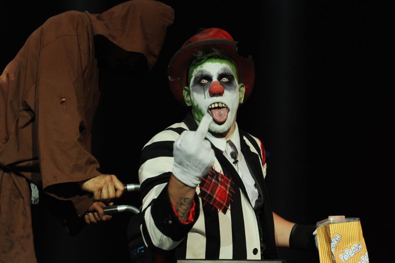 Der Zirkus des Horrors gastiert auf dem Cranger Kirmesplatz