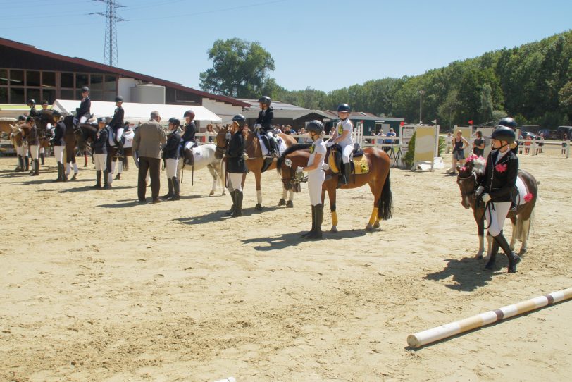 Siegerehrung der Führzügelklasse beim Sommerturnier der RSG Herne-Börnig in 2018.