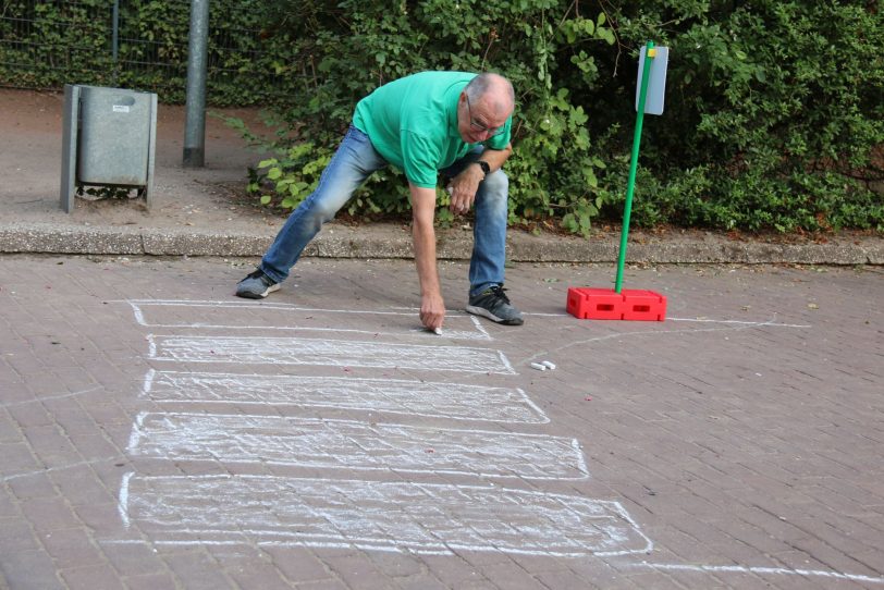 Schulanfangsaktion der Verkehrswacht Wanne-Eickel, der Polizei und den HCR an der Grundschule &quot;Schillerschule&quot;.