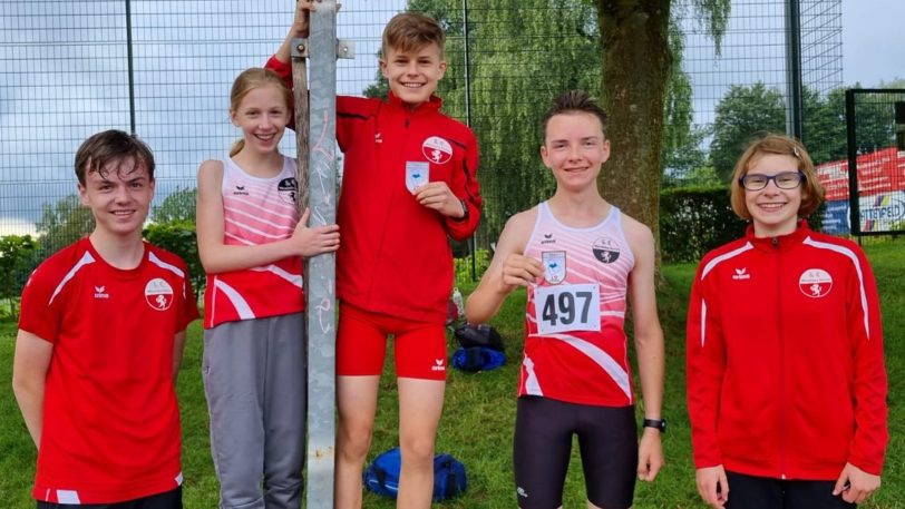 (v.li.) Finn, Sarah, Nicolas, Lasse und Charlotte vom LC Westfalia Herne überzeugten beim Sportfest in Solingen auf der Langstrecke.