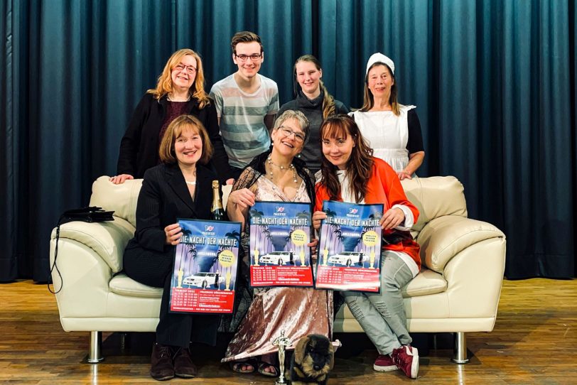 h.v.l. Rita Kaczor, Jan Gießmann, Natalie Klasik und Barbara Merz, v.v.l. Birgit Gießmann, Hilde Schmülling, und Iris Möllers-Roschinski.