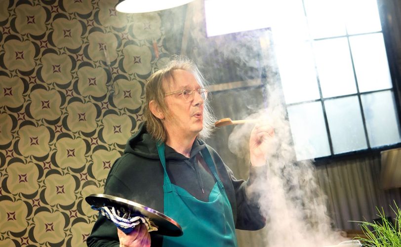 Freestyle Cooking mit Zutaten aus dem Biomarkt und dem eigenen Garten: Bernd Rademacher in der Bochumer WeltHütte.