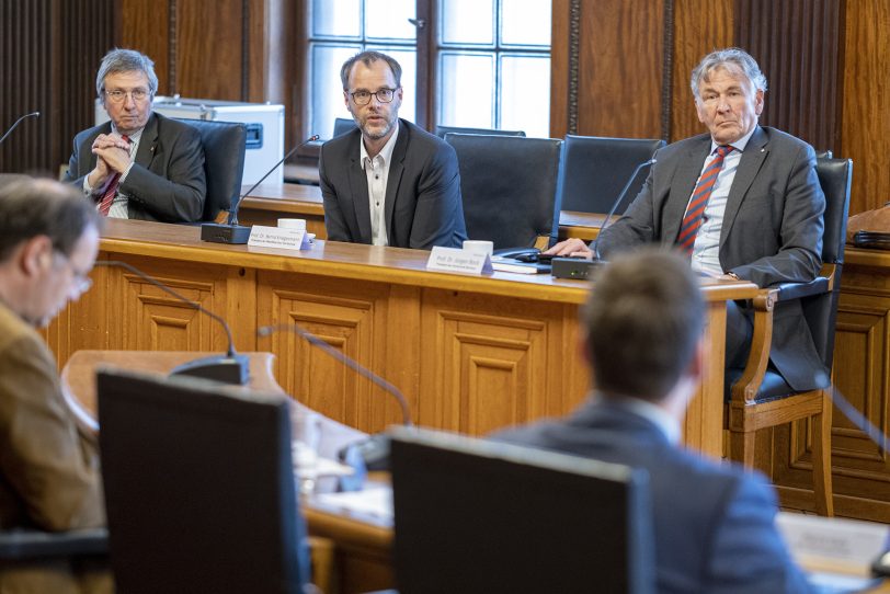 V-l: Prof. Dr. Wilhelm Schwick, Prof. Dr. Bernd Kriegesmann und Prof. Dr. Jürgen Bock.