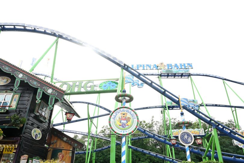 Die Cranger Kirmes beginnt regnerisch.