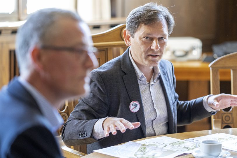 Oberbürgermeister Dr. Frank bei der Vorstellung der Pläne.