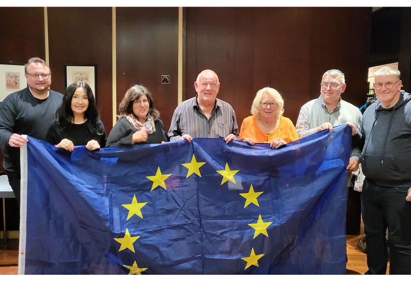 Europa-Union Herne wählt im Oktober 2025 einen neuen Vorstand: v.l. Matthias Rimkus, Nurten Özcelik, Julia Rimkus, Thomas Nückel, Bärbel Steinbach, Georg Jürgens und Jürgen Hattendorf.