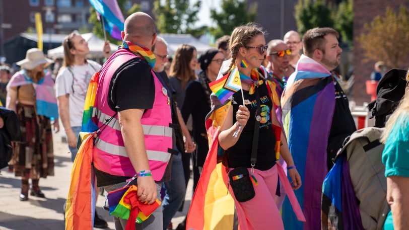 Der Christopher Street Day (CSD) am Samstag (21.9.2024) begann auf dem Europaplatz und zog anschließend durch die Stadt.