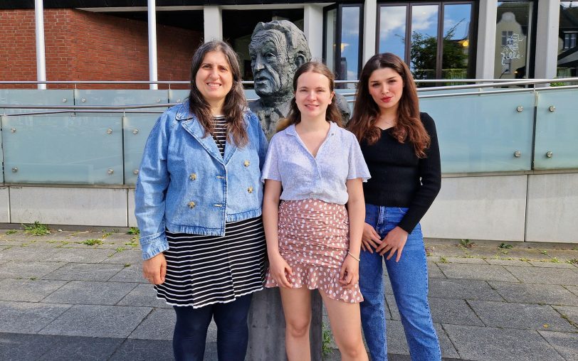 Der neue Vorstand des SPD-Ortsvereins Herne-Mitte: (v.li.) Birsel Habrichi-Pulat (Stellvertreterin), Amelie Menges (Vorsitzende) und Aleyna Akkoc (Stellvertreterin).