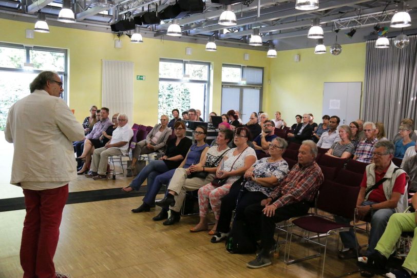 Feierstunde zur 6. Demokratie-Konferenz und 10 Jahre Stadtteilzentrum Pluto.