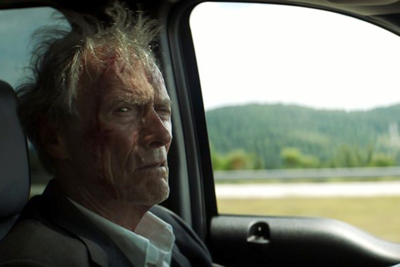 Clint Eastwood verfilmt die wahre Geschichte des Drogenkuriers Leo Sharp, der im Jahr 2011 mit 87 Jahren mit 104 Kilogramm Kokain festgenommen wurde.