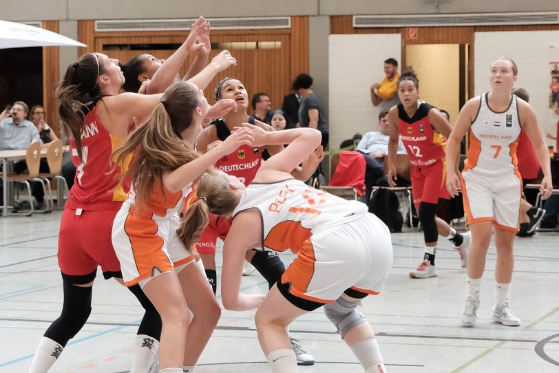 Das Basketball Länderspiel Deutschland Niederlande in der H2K-Arena.