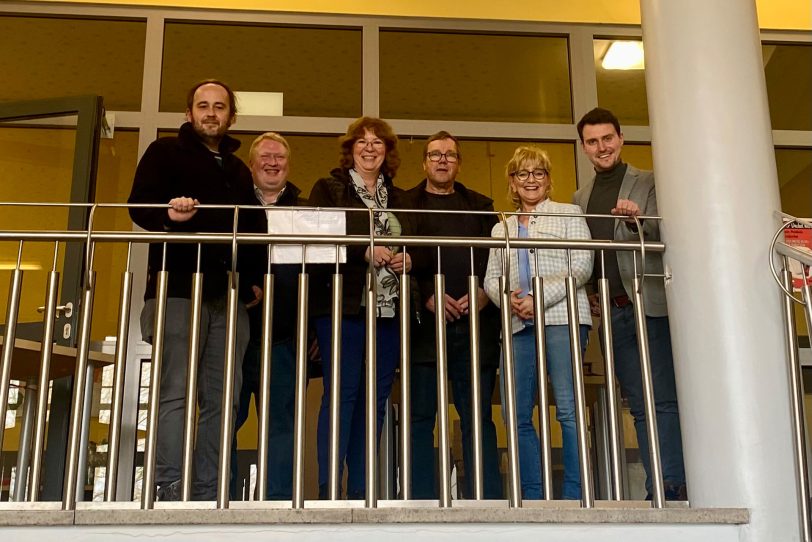 CDU-Schultour am Haranni-Gymnasium mit (v.li.) Björn Wohlgefahrt, Stephan Müller, Bettina Szelag, Jürgen Hausmann, Schulleiterin Nicole Nowak und Markus Mähler.