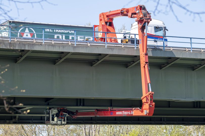 Im April 2021 wurde Brücke der A43 geprüft und anschließend für Kfz über 3,5 t gesperrt.