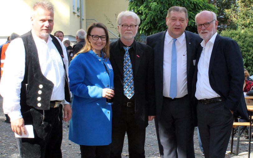 v.l. Hans-Joachim Drath, Michelle Müntefering, Edgar Pferner (Obermeister Frisör-Innung Bochum), Martin Klinger, Michael Mauer (Kreishandwerksmeister Bochum).