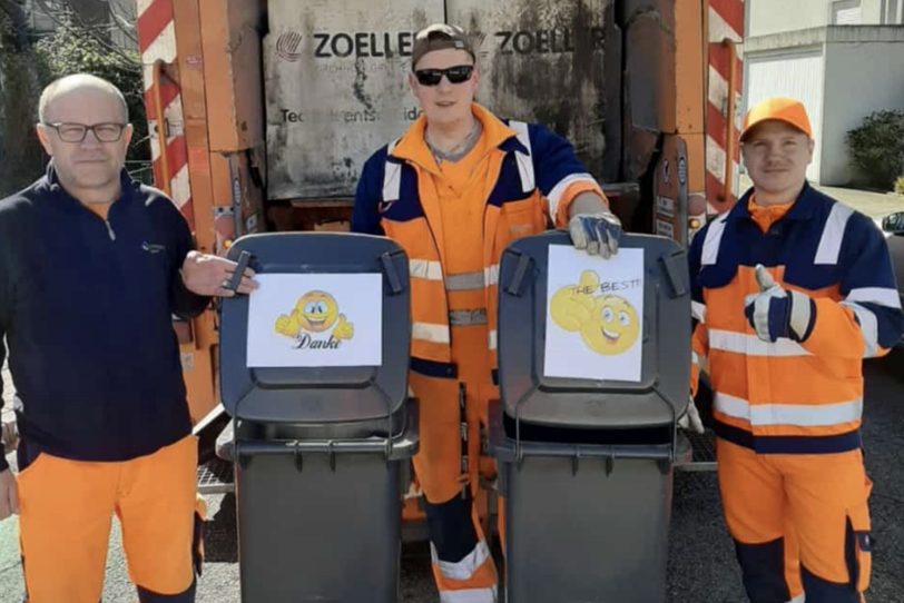 Der Wagen 7053 freut sich über ein geklebtes Danke schön in Börnig.