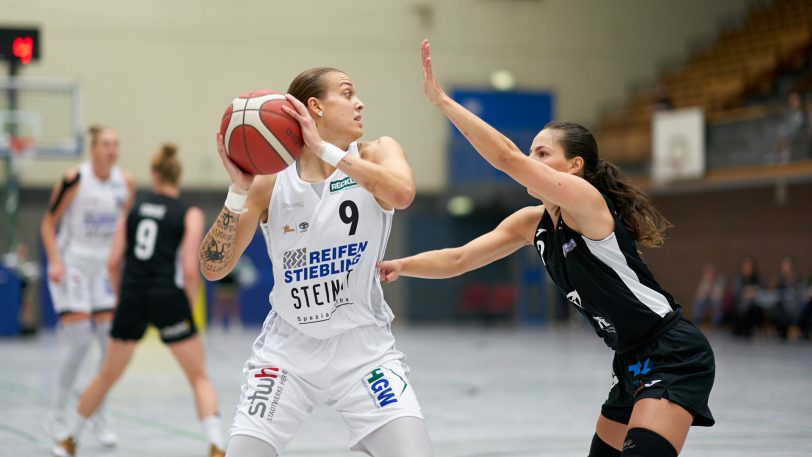 Kristina Topuzovic vom HTC (li.) war mit 18 Punkten erfolgreichste Werferin im Spiel gegen Heidelberg.
