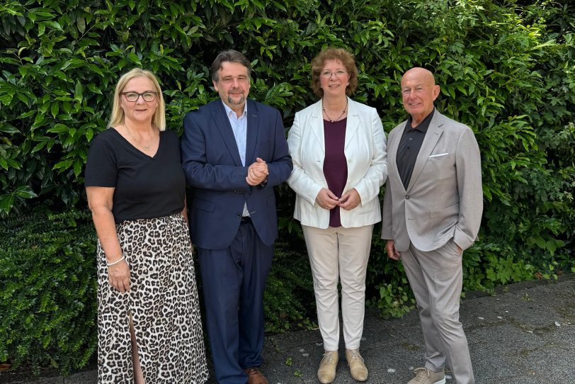 v.l. Andrea Oehler (Bürgermeisterin), Dennis Radtke (MdEP), Bettina Szelag (OB-Kandidatin) und Heiner Kranemann (Vorsitzender der Senioren Union)