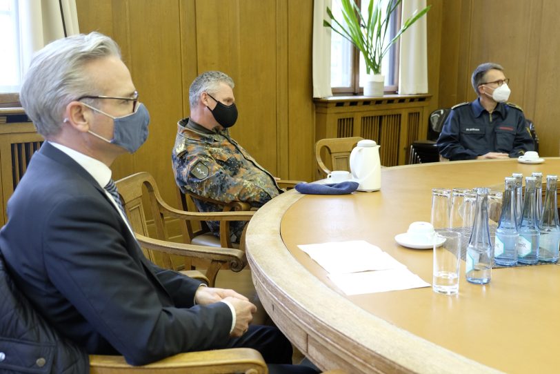 Der Generalarzt der Bundeswehr, Dr. Bruno Most, besuchte am 26.11.2020die Soldaten, die die Stadt Herne bei der Bekämpfung der Corona-Pandemie unterstützen.