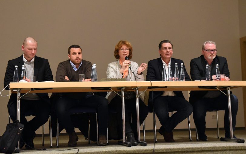 v.l. Dominik Hertrich, Sebastian Küchenmeister, CDU-Fraktionschefin Bettina Szelag, SPD-Fraktionschef Udo Sobieski, Oliver Grabowski