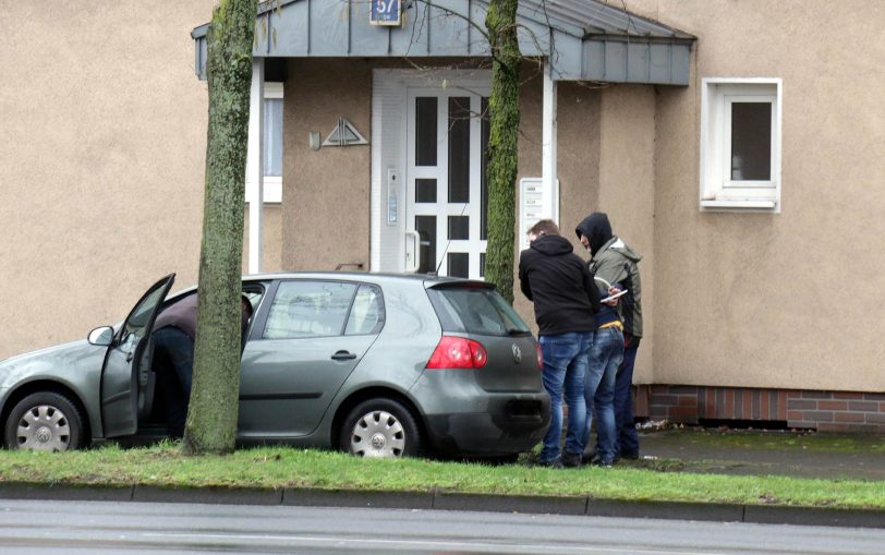 Festnahme durch Zivilpolizisten.