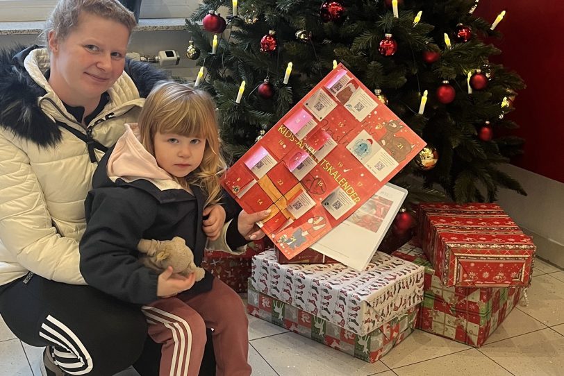 Glück gehabt beim Kids-Adventskalender der Lions Herne Emschertal:  Mila S. wird vermutlich den nächsten Kindergeburtstag im Alma Park feiern.