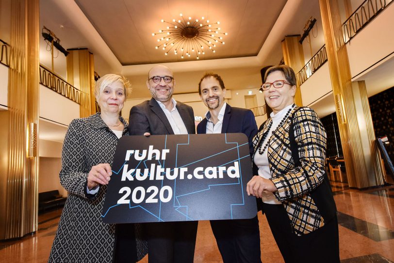 Präsentation RuhrKultur.Card 2020 im Theater Duisburg: Christine Vogt/Direktorin Ludwiggalerie Schloss Oberhausen, Axel Biermann/Geschäftsführer Ruhr Tourismus GmbH, Olaf Kröck/Intendant Ruhrfestspiele Recklinghausen, Karoline Hoell/Leiterin Theater Duisburg.