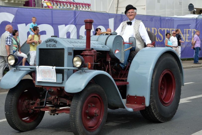 2. Oldtimer-Parade der Cranger Kirmes.
