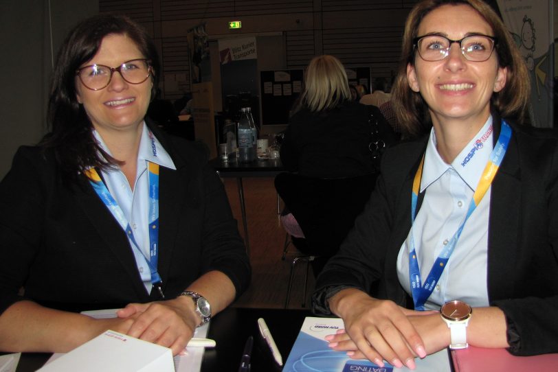 v.l. Eike Danielzik und Nina Lenz von HospiTrans.