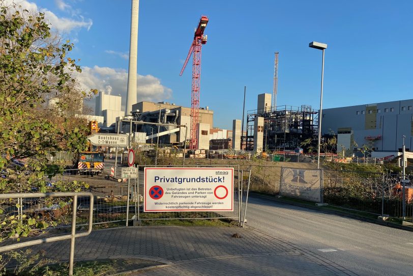 Das im Bau befindliche Gas- und Dampfturbinen-Kraftwerk in auf dem Weg zur Fertigstellung.